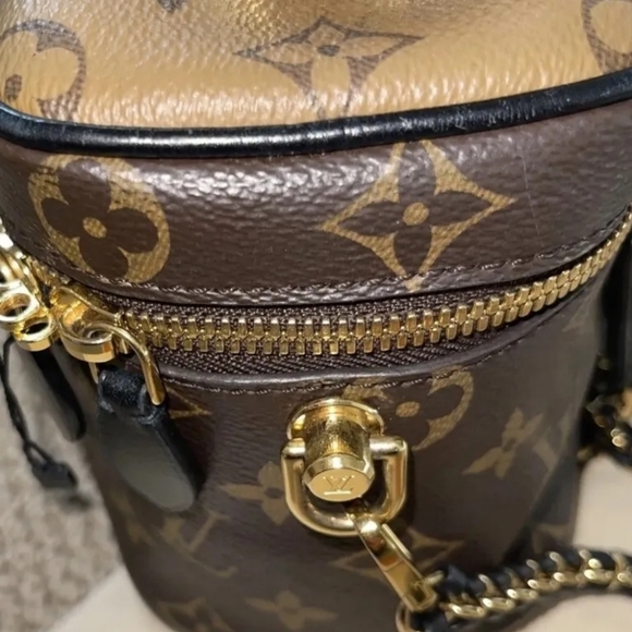 Louis Vuitton Reverse Monogram Canvas Vanity PM Crossbody Shoulder Handbag - Picture 4 of 10